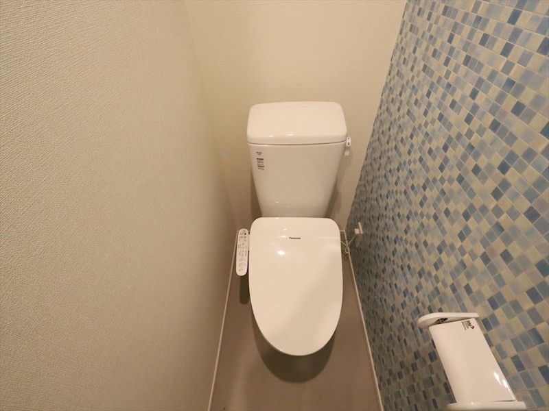 物件内観写真5　(温水洗浄暖房便座付トイレ　同仕様写真)