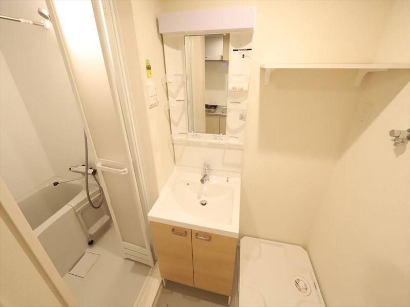 物件内観写真19　(脱衣所　独立洗面台（シャンプードレッサー付）　同仕様写真)