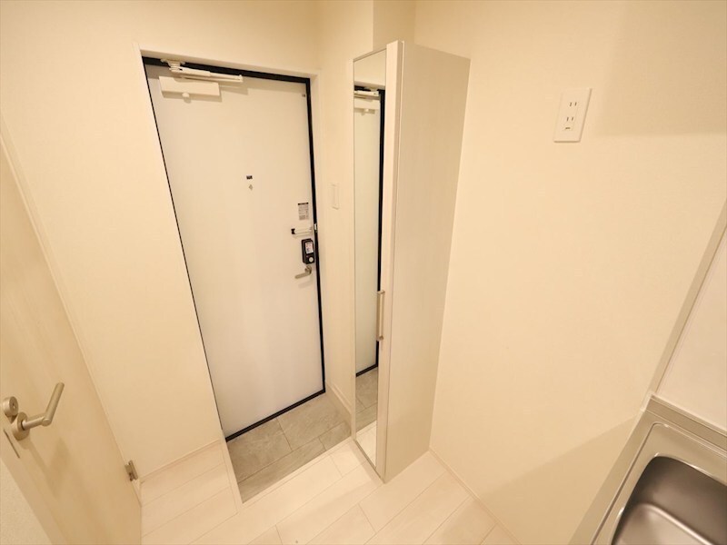 物件内観写真20　(玄関　シューズボックス付　同仕様写真)