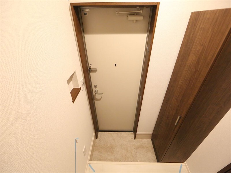 物件内観写真22　(玄関　シューズボックス付（収納充実してます）　同仕様写真)