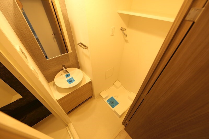 物件内観写真17　(脱衣所　独立洗面台　室内洗濯機置き場)