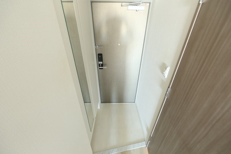 物件内観写真18　(玄関　シューズボックス付（収納充実してます）)