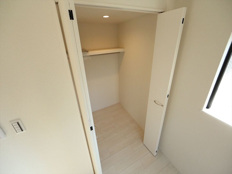 物件内観写真6　(ウォークインクローゼット（収納充実してます）　同仕様写真)