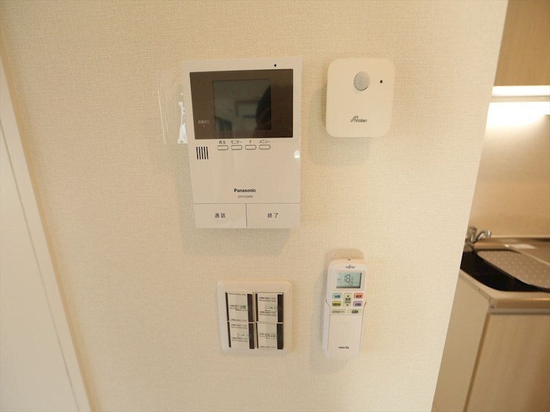 物件内観写真10　(ＴＶモニター付インターホン　同仕様写真)