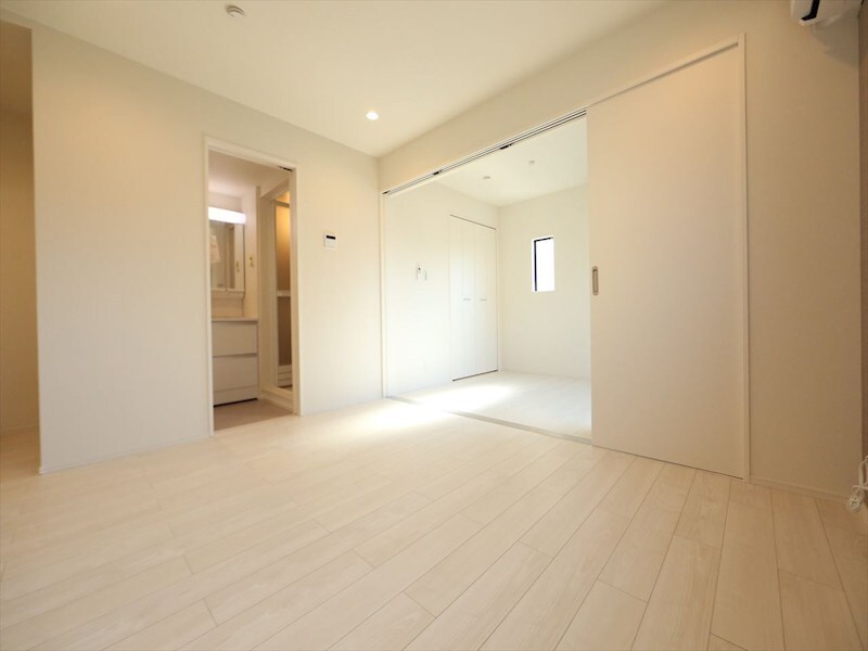 物件内観写真14　(ＬＤＫ8.1帖　システムキッチン　エアコン完備　同仕様写真)