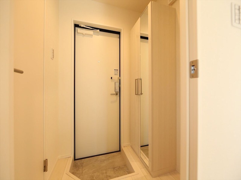 物件内観写真20　(玄関　シューズボックス付（収納充実してます）　同仕様写真)