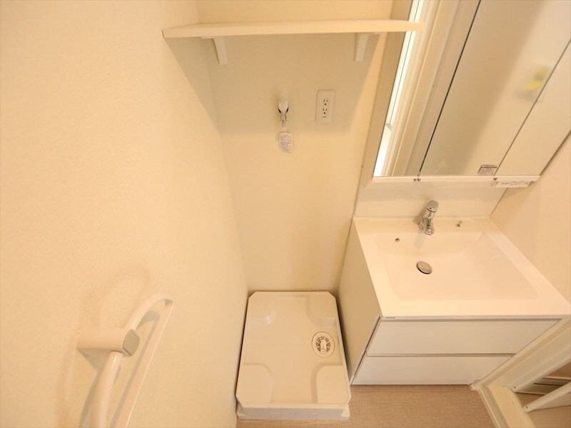 物件内観写真23　(脱衣所　室内洗濯機置き場　同仕様写真)