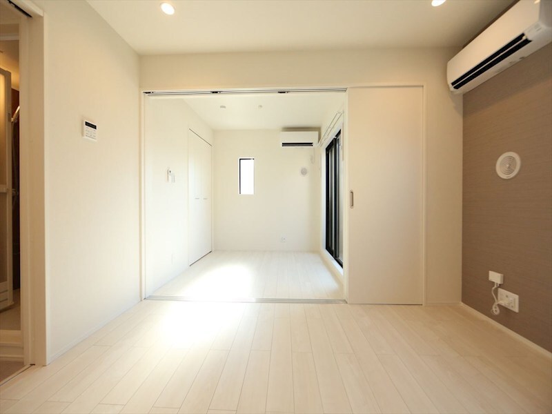 物件内観写真24　(ＬＤＫ8.1帖　洋室4帖　バルコニー　同仕様写真)