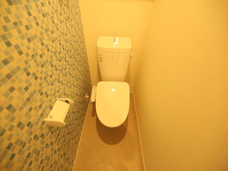 物件内観写真5　(温水洗浄暖房便座付トイレ　同仕様写真)