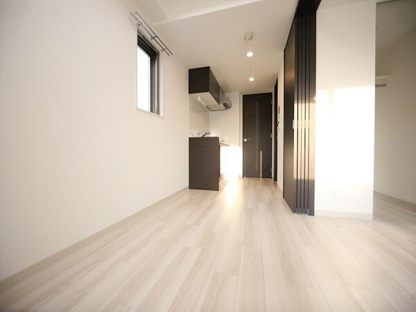 リビング(ＤＫ6.8帖　洋室3.6帖　つなげても使えます　同仕様写真)