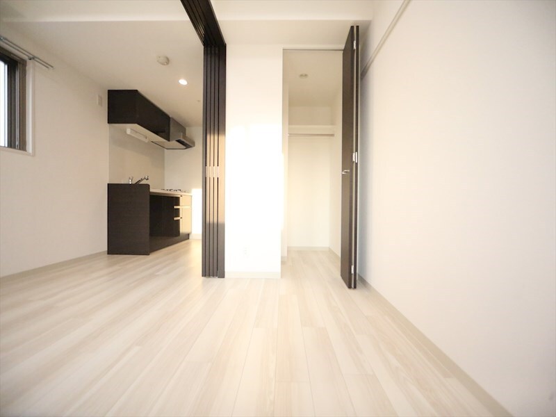 物件内観写真20　(洋室3.6帖　クローゼット付（収納充実してます）　同仕様写真)