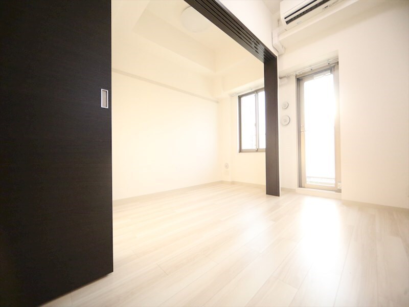 物件内観写真25　(ＤＫ6.8帖　洋室3.6帖　バルコニー　同仕様写真)