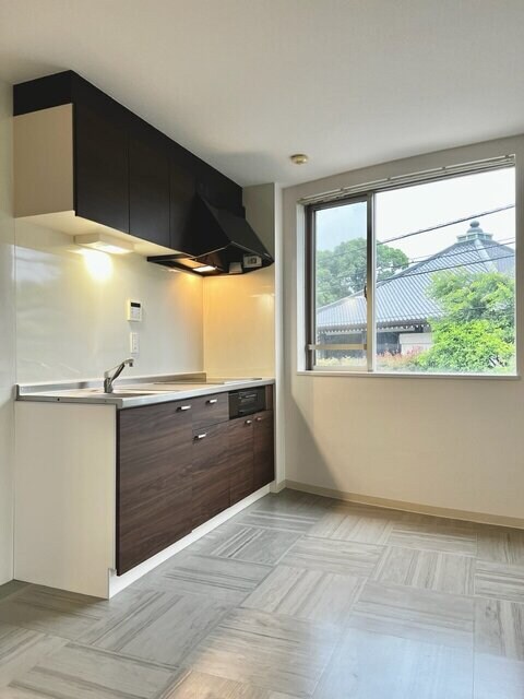 物件内観写真26　(★コンロ：２口ＩＨ・１口ラジエントヒーター)