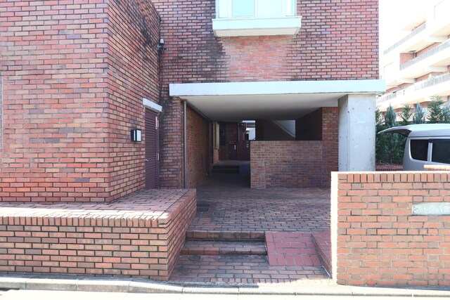 物件外観写真3　(★建物入り口★)