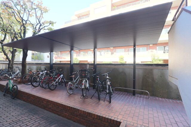 物件外観写真4　(★駐輪場（空き状況、使用料等の詳細は直接ご確認ください）★)
