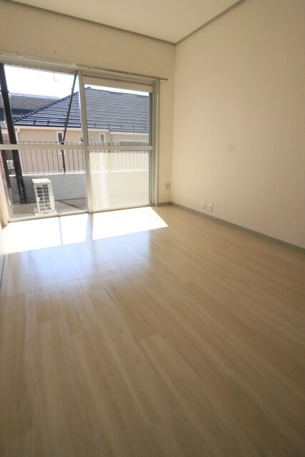 物件内観写真11　(★洋室6帖・南向き★)