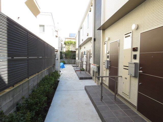 物件外観写真3　(◆共用部もスタイリッシュです◆)