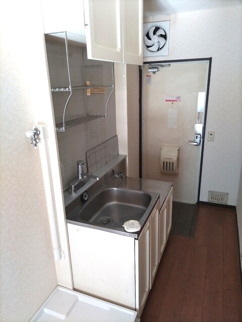 物件内観写真6　(★キッチンスペース★※クリーニング前の写真です)