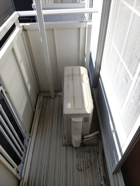 物件内観写真12　(★南向きのバルコニー★※クリーニング前の写真です)