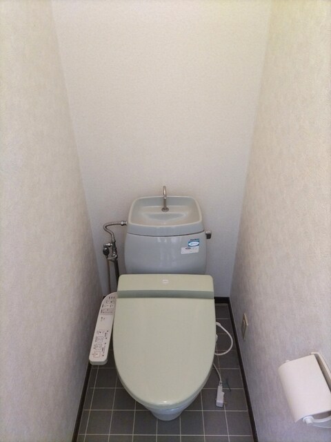 物件内観写真13　(★洗浄便座付き★※クリーニング前の写真です)