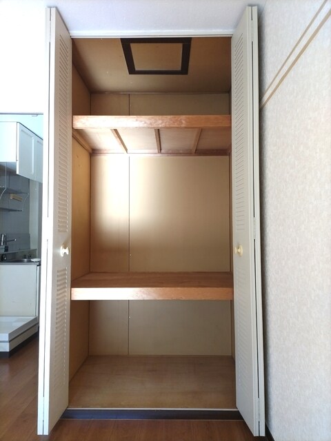 物件内観写真16　(★収納スペース★※クリーニング前の写真です)