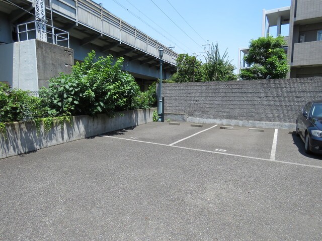 物件外観写真3　(★駐車場★（空き状況・使用料等詳細はご確認下さい）)