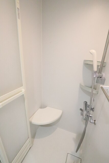 物件内観写真8　(★シャワールーム　※浴槽の設置はございません。)