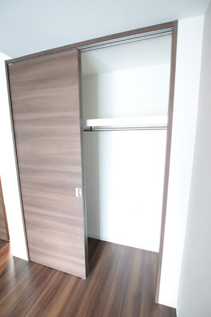 物件内観写真15　(クローセット♪ ※クリーニング前)