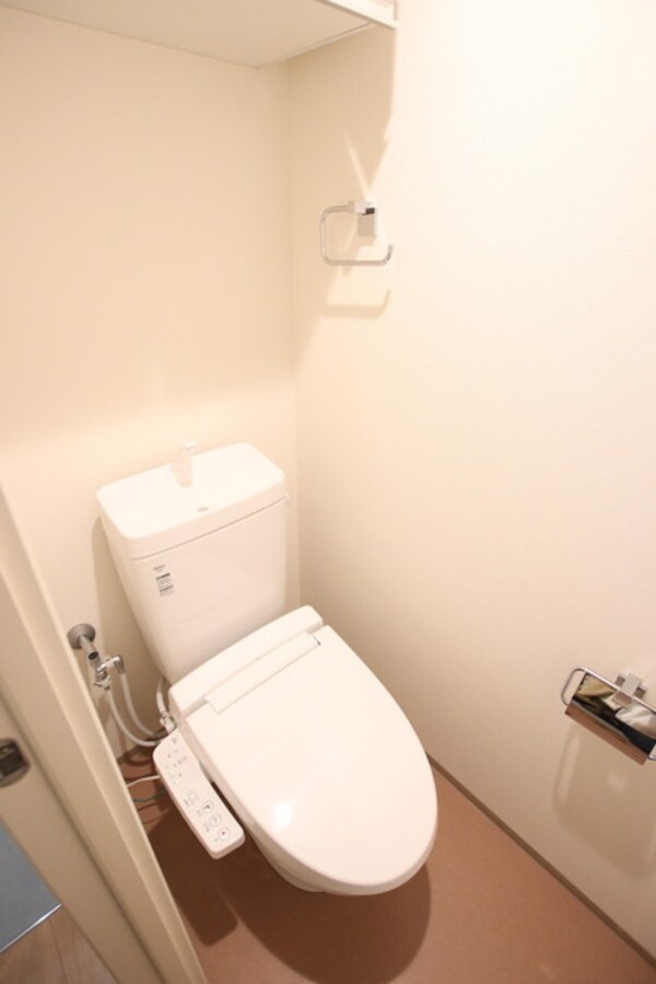 トイレ(別室参考写真◇温水洗浄機能付きトイレ◇)
