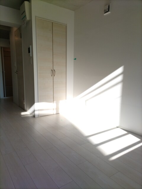 物件内観写真9　(★洋室5.7帖★※クリーニング前の写真です。)