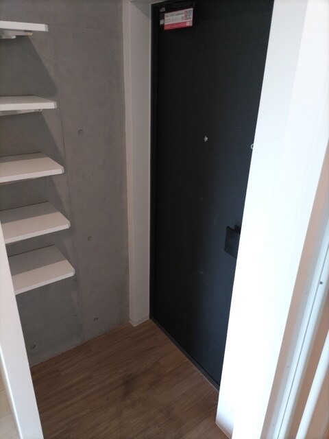 物件内観写真17　(★玄関スペース★※クリーニング前の写真です。)