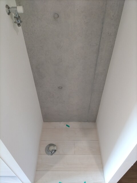 物件内観写真21　(★室内洗濯機置き場★※クリーニング前の写真です。)