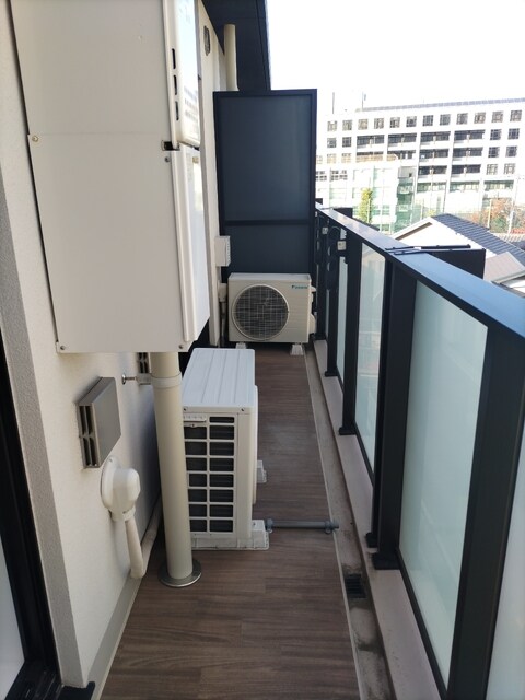 物件内観写真12　(★バルコニー★※クリーニング前です。)