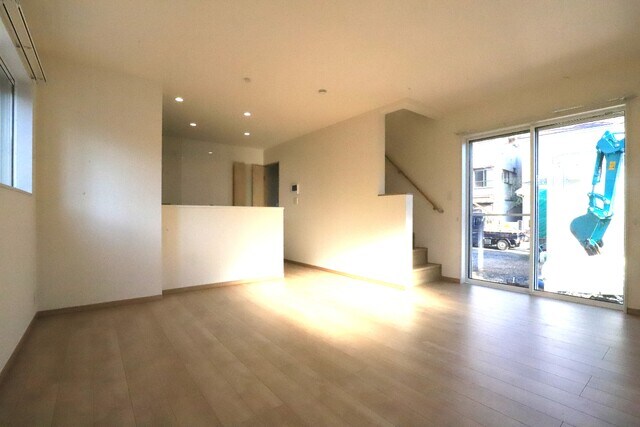 物件内観写真3　(16.6帖のＬＤＫ)