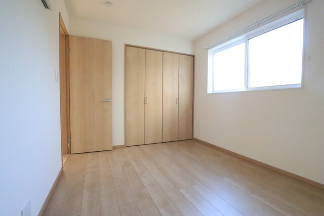 物件内観写真6　(6帖の洋室)