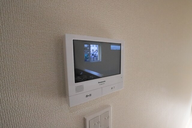 物件内観写真12　(突然の来客にも安心なTVモニターホン)