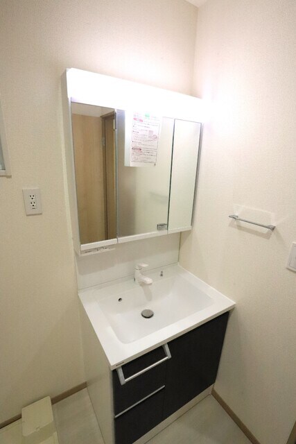 物件内観写真13　(独立洗面化粧台)