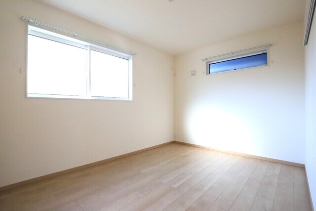 物件内観写真19　(6帖の洋室)