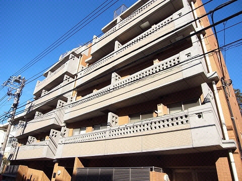 グランステューディオ市ヶ谷薬王寺弐番館の物件外観写真