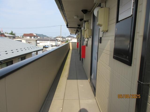 物件外観写真5　(2階共用通路)