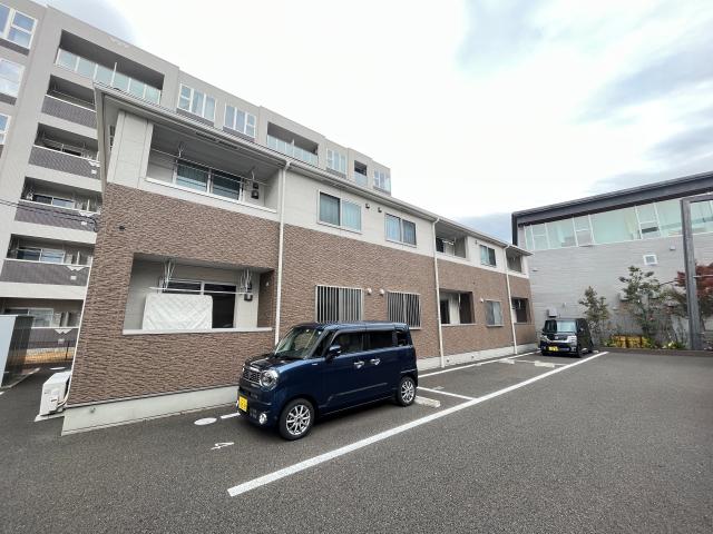 エスト　アライ