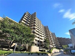 ロイヤルパレス台原森林公園梢の森外観写真