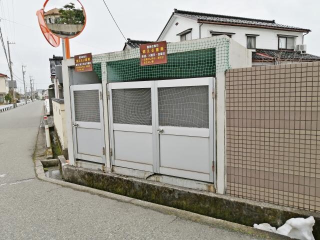 物件外観写真4　(ゴミ集積場)