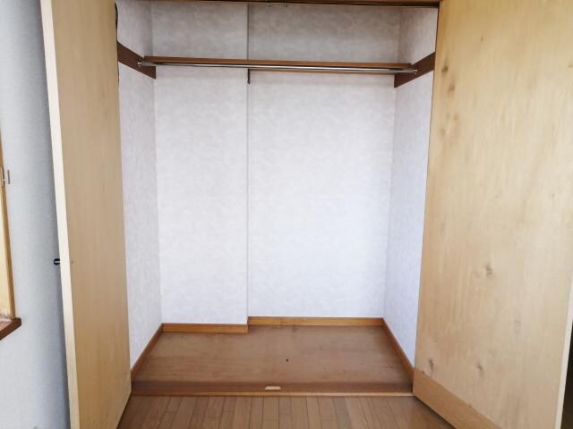 物件内観写真16　(大きな収納)