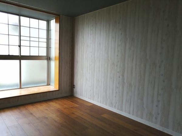 居室(洋室（東）大きな窓！)