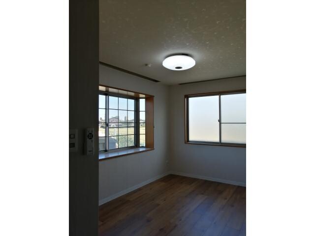 物件内観写真24　(洋室（北）Bluetooth搭載照明)