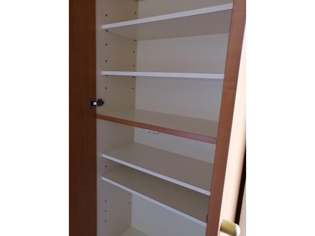 物件内観写真8　(自由に高さをかえられます！)