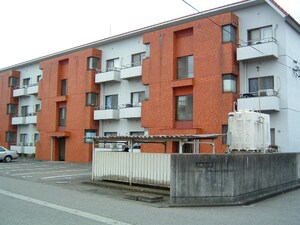 大町コーポ外観写真