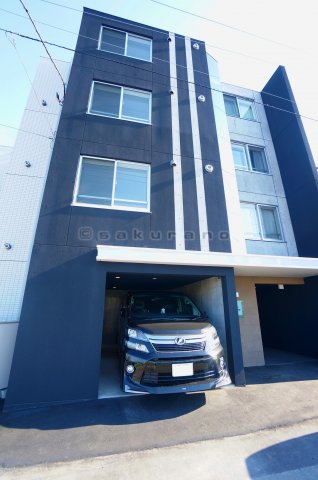 ovest KOTONE（オヴェスト コトネ）