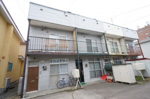 テラスハウス八軒6-2外観写真